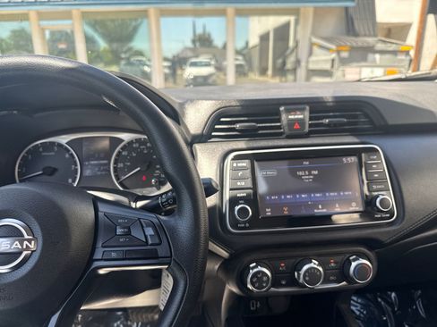 Used 2023 Nissan Versa S FWD image 17