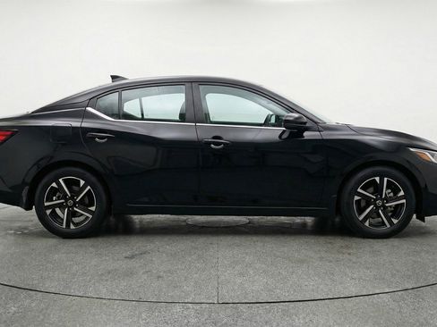 Used 2025 Nissan Sentra SV image 11