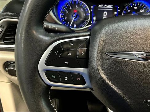 Used 2023 Chrysler Voyager LX FWD image 10
