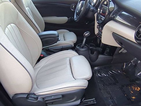 Used 2019 MINI Cooper S w/ Signature Upholstery Package image 21