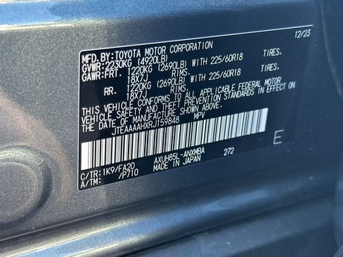 Used 2024 Toyota Venza LE AWD/4WD image 29
