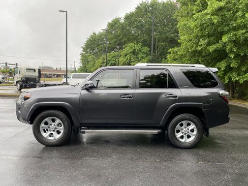Used 2017 Toyota 4Runner SR5 Premium RWD image 6
