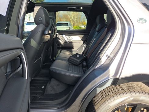 New 2025 Land Rover Discovery Sport Dynamic SE image 5