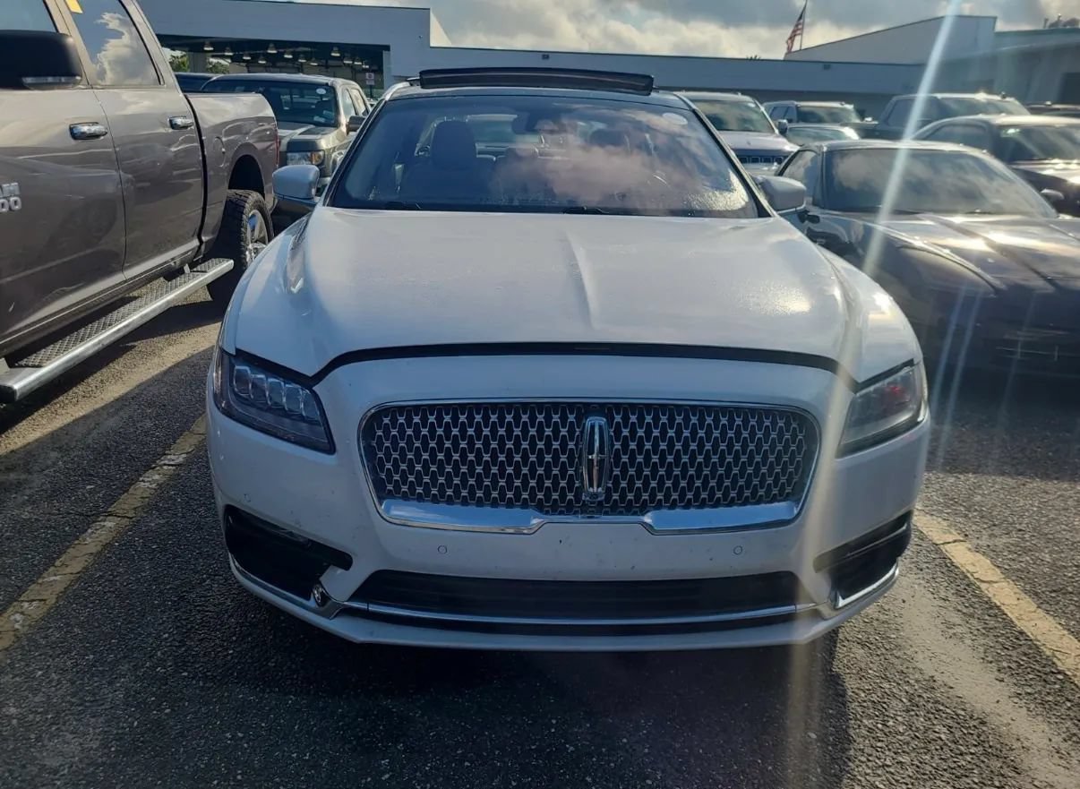 Used 2017 Lincoln Continental Reserve w/ Luxury Package AWD/4WD image 6