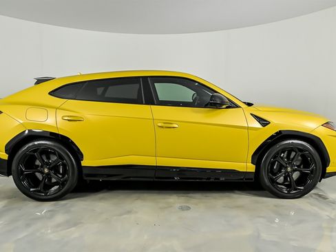 Used 2019 Lamborghini Urus AWD/4WD image 10