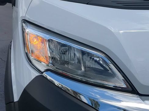 Used 2025 RAM ProMaster 2500 w/ U-Haul Equipment Group FWD image 10