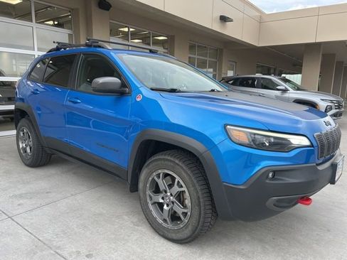 Used 2019 Jeep Cherokee Trailhawk w/ Cold Weather Group image 2