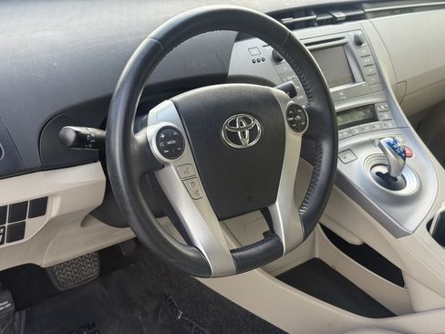 Used 2013 Toyota Prius Four FWD image 12