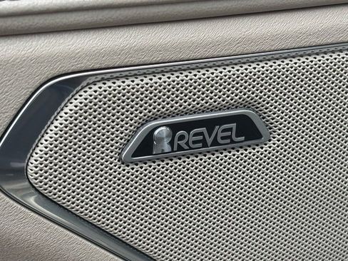 Used 2024 Lincoln Nautilus Premier w/ Equipment Group 102A image 20