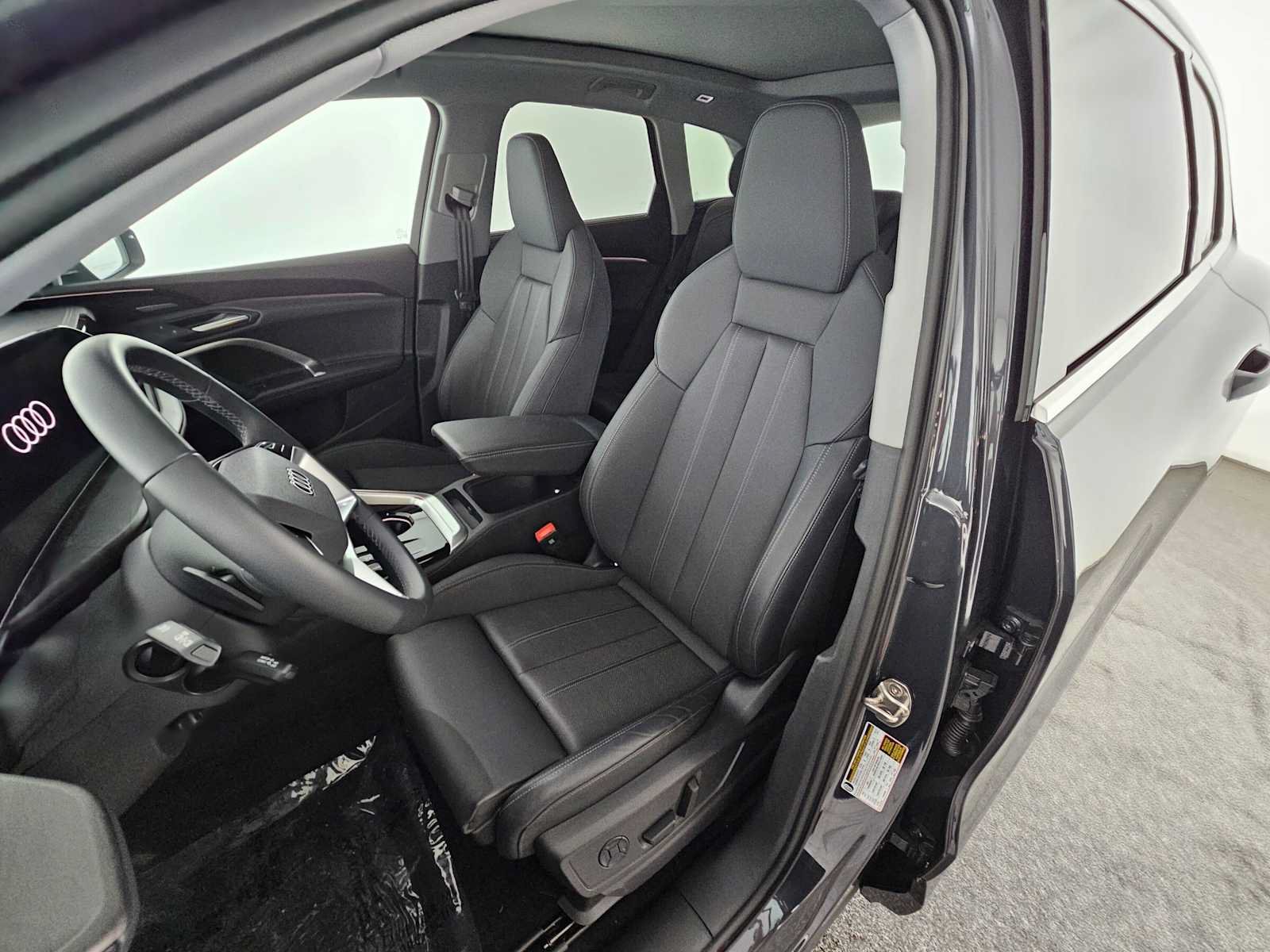 Used 2025 Audi Q5 Premium Plus w/ Premium Plus AWD/4WD image 21