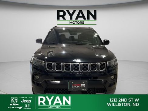 Used 2024 Jeep Compass Latitude AWD/4WD image 8