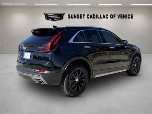 Certified 2022 Cadillac XT4 Premium Luxury w/ Enhanced Visibility Package image 3