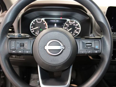 Used 2023 Nissan Rogue SV AWD/4WD image 32