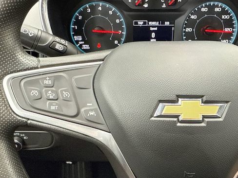 Used 2023 Chevrolet Equinox LS FWD image 11