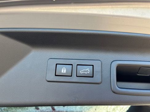 Certified 2025 Subaru Forester Premium image 25