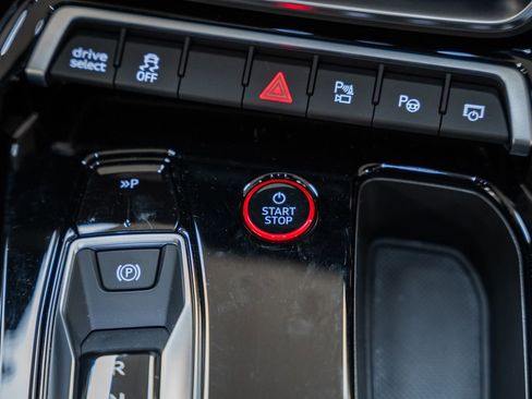 Used 2024 Audi RS e-tron GT Base image 32