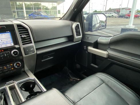 Used 2017 Ford F150 Lariat w/ Equipment Group 502A Luxury AWD/4WD image 33