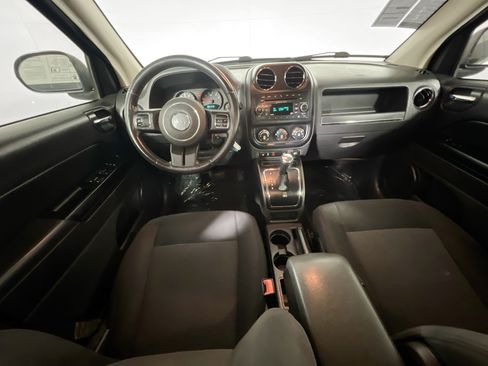 Used 2013 Jeep Compass Latitude FWD image 27