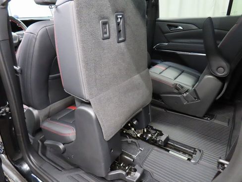 Used 2024 Chevrolet Traverse RS image 64