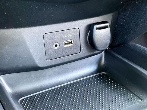 Used 2018 Nissan Rogue SV FWD image 35