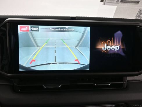 Used 2024 Jeep Wrangler Unlimited Sahara w/ Technology Group AWD/4WD image 39