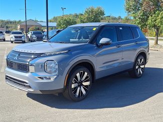 New 2025 Mitsubishi Outlander SE video 2