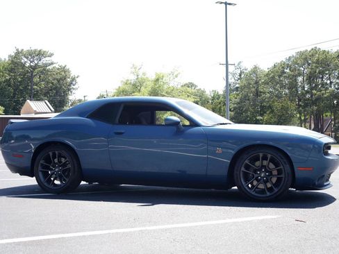 Used 2022 Dodge Challenger R/T Scat Pack RWD image 6