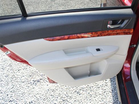 Used 2011 Subaru Outback 3.6R Limited w/ PWR Moonroof Pkg image 23