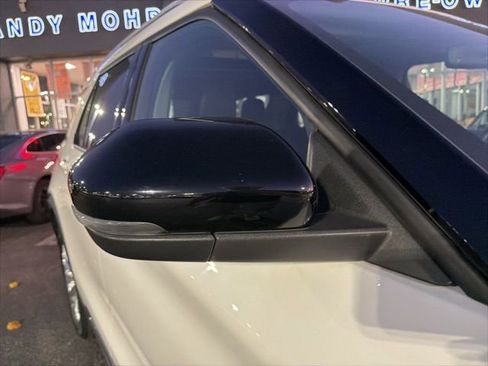 Certified 2022 Ford Explorer Limited w/ Limited Technology Package image 6