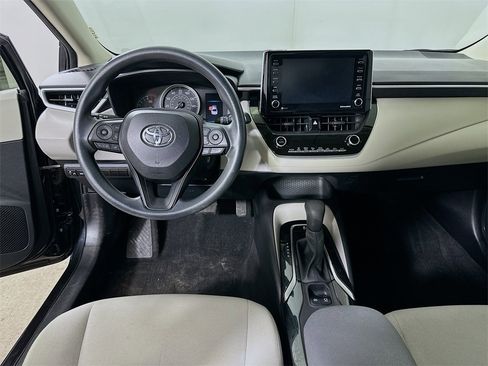 Used 2021 Toyota Corolla LE image 17