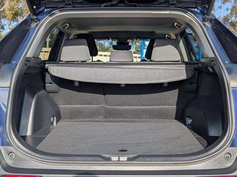 Used 2021 Toyota RAV4 XLE image 9