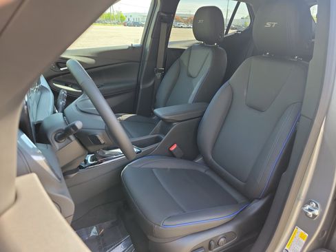 New 2026 Buick Encore GX Sport Touring AWD/4WD image 4