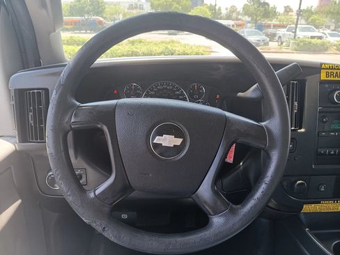Used 2016 Chevrolet Express 3500 RWD image 17