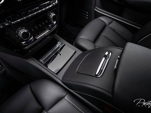 Used 2022 Rolls-Royce Phantom Sedan image 30