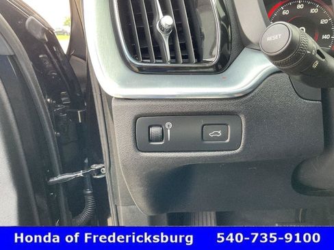 Used 2018 Volvo XC60 T6 Momentum w/ Advanced Package AWD/4WD image 46