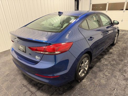 Used 2017 Hyundai Elantra SE image 5