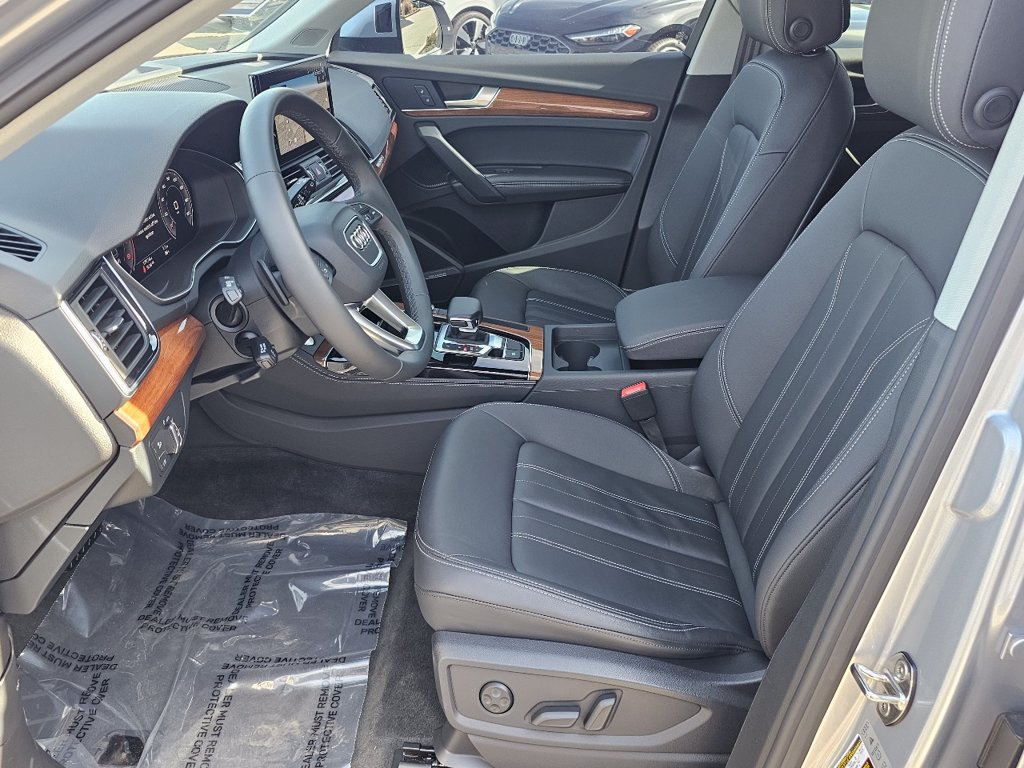 Used 2023 Audi Q5 2.0T Premium Plus w/ Premium Plus Package AWD/4WD image 2