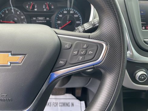 Used 2021 Chevrolet Equinox LS w/ LS Convenience Package image 16