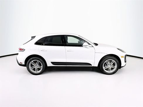 New 2026 Porsche Macan image 8