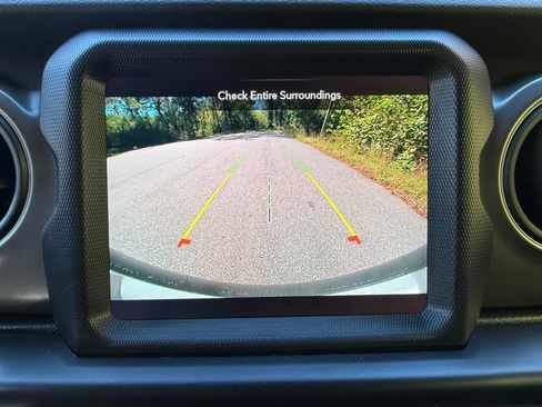 Used 2022 Jeep Wrangler Sport S image 25