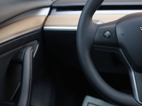 Used 2023 Tesla Model 3 Standard Range RWD image 30