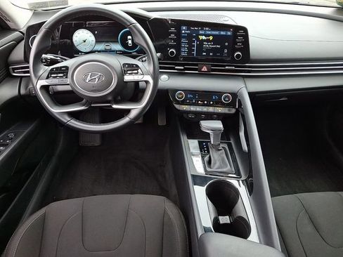 Used 2022 Hyundai Elantra SEL w/ Convenience Package image 11