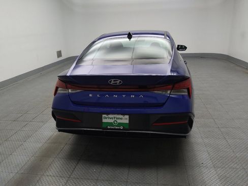 Used 2024 Hyundai Elantra SEL w/ Convenience Package FWD image 7