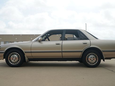 Used 1991 Toyota Cressida RWD image 6
