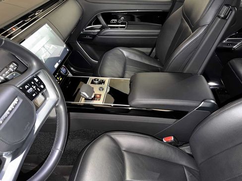 Used 2023 Land Rover Range Rover Long Wheelbase SE AWD/4WD image 18