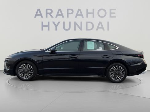 Used 2025 Hyundai Sonata Limited FWD image 2