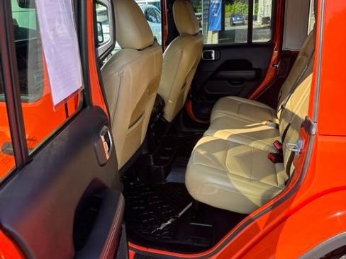Used 2018 Jeep Wrangler Unlimited Sahara AWD/4WD image 23