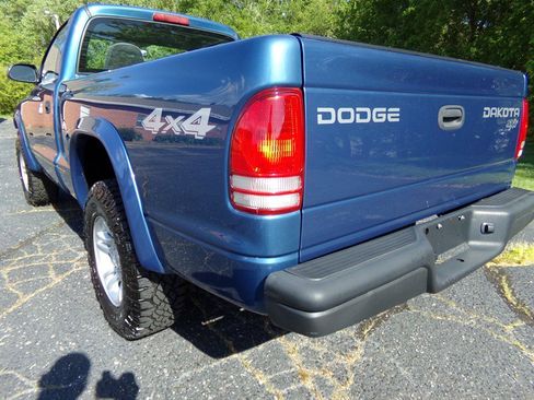 Used 2004 Dodge Dakota 4x4 Regular Cab w/ Tire & Handling Group image 9