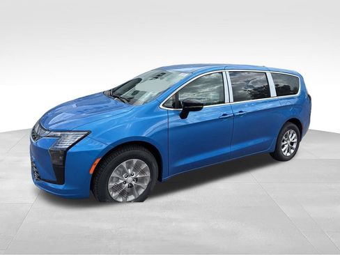 New 2027 Chrysler Pacifica Select AWD/4WD image 6
