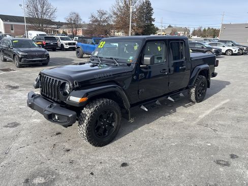 Used 2023 Jeep Gladiator Willys image 8
